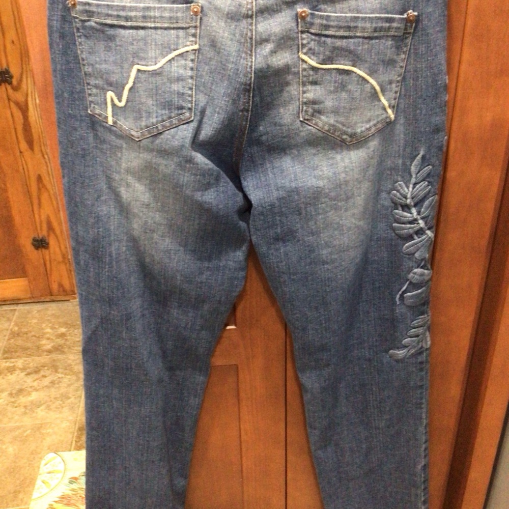 Eckored Y2K Hippie Embroidered Low Rise Straight Leg Jean Jr. 15